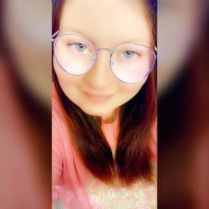 Meet your Posher, Leigh-anne